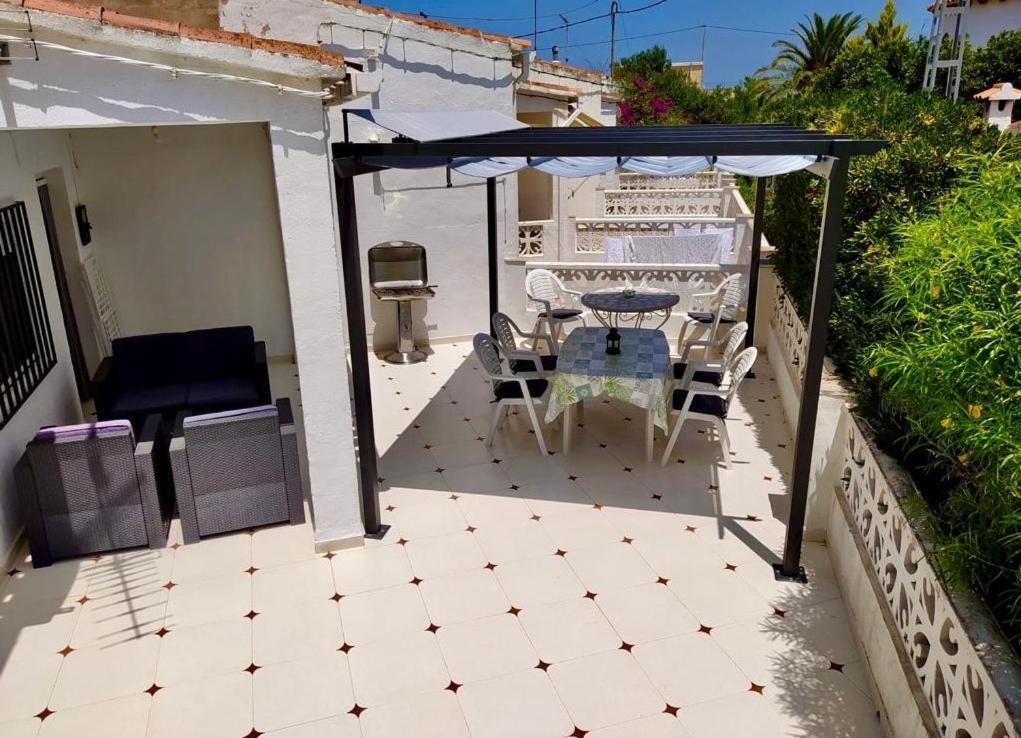 デニア Adosado De 140M2 Con Terraza A 50 M De La Playaヴィラ エクステリア 写真